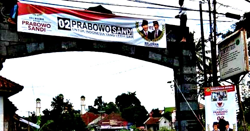 Spanduk Prabowo-Sandiaga