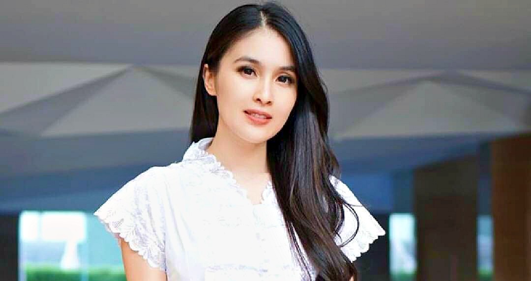 Ini Alasan Netizen Sebut Sandra Dewi The Real Princess