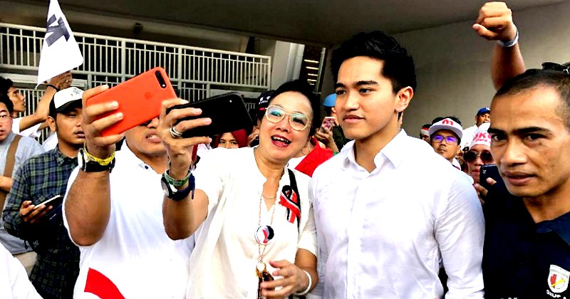Kaesang Jadi Rebutan Selfie Warga, Usai Kampanye Jokowi di GBK