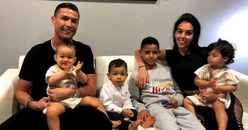 Salah Satu Anak Cristiano Ronaldo Dikabarkan Meninggal Dunia