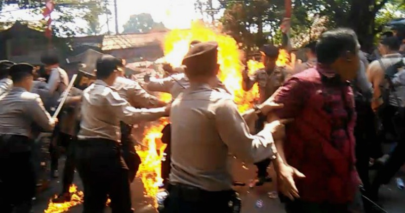 Polisi yang Terbakar saat Kawal Demo di Cianjur Meninggal Dunia
