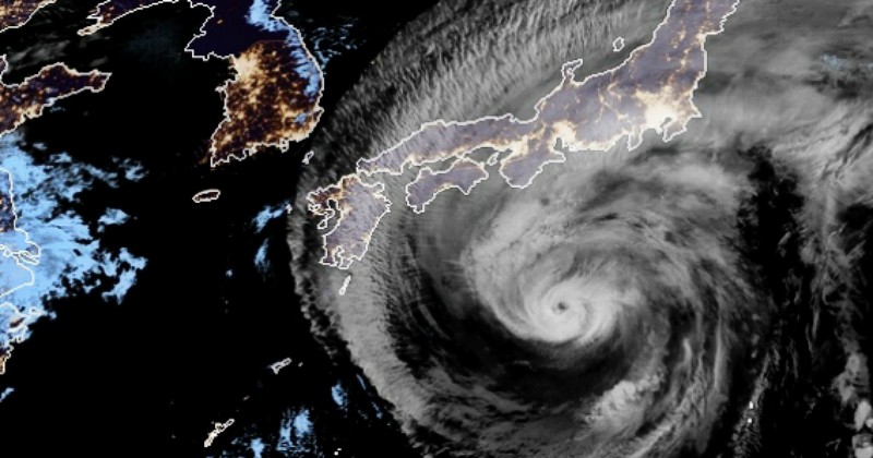 Topan Super Hagibis Landa Jepang, Dunia Lambungkan #PrayForJapan