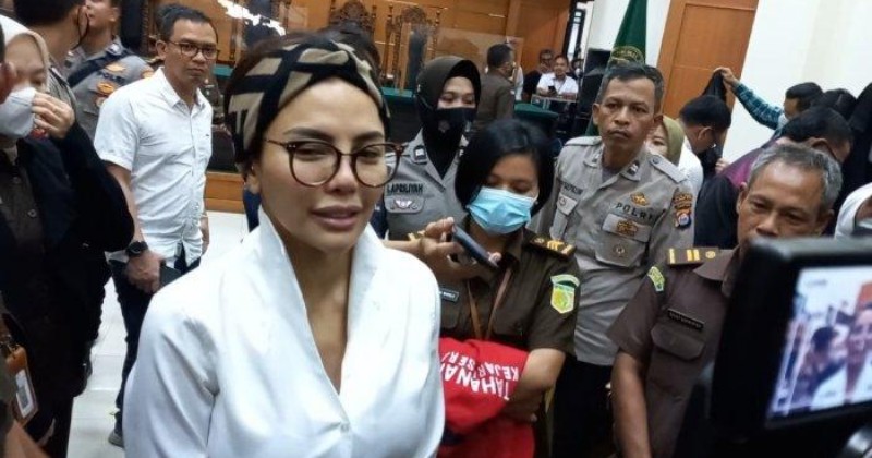 Sebut Rahim Dewi Perssik Busuk, Nikita Mirzani Dihujat Netizen